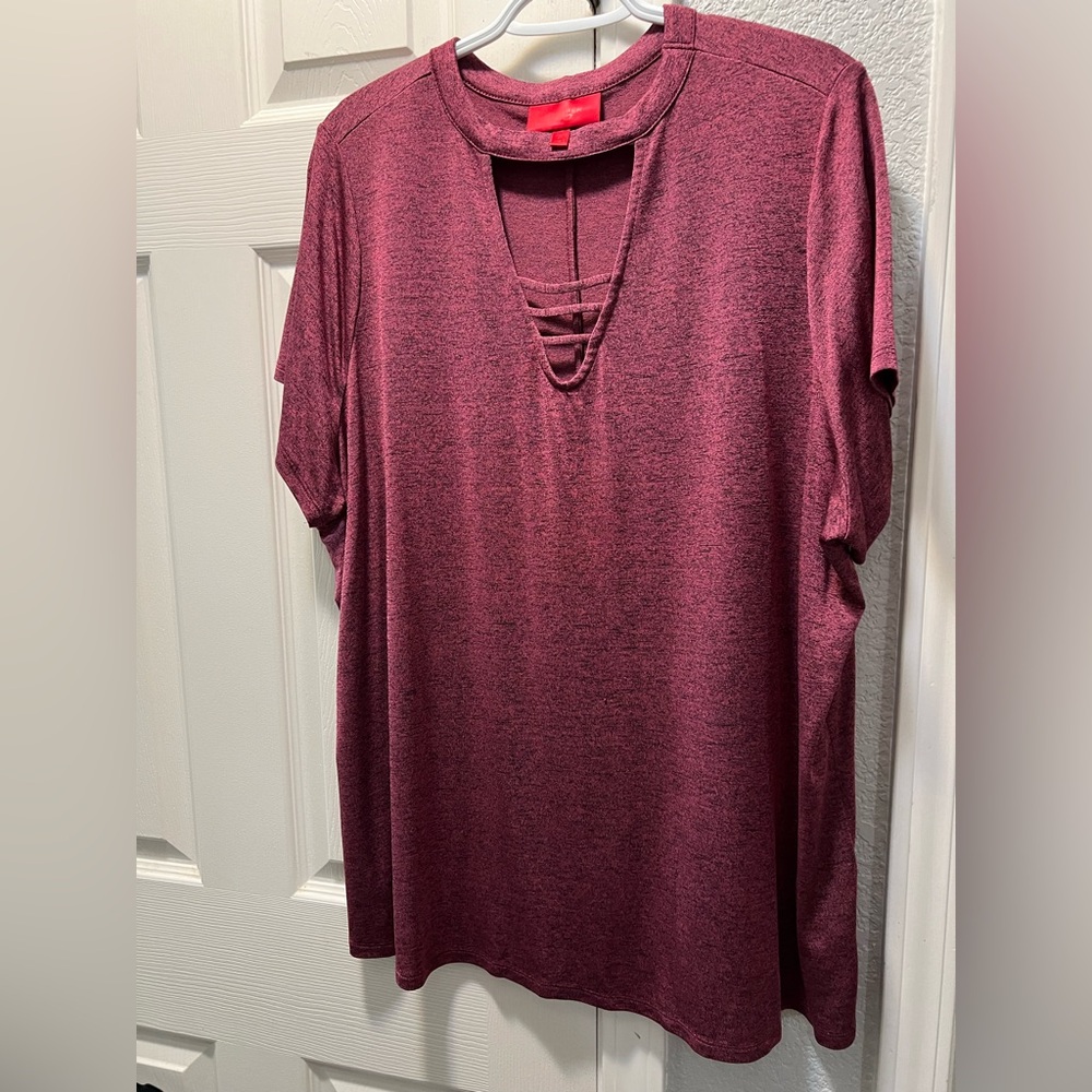 Maroon top with keyhole design 2x